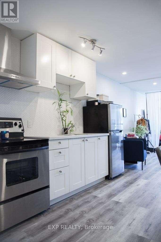 5 - 259 Lakeshore Road E, Mississauga, Ontario  L5G 1G8 - Photo 6 - W13192354