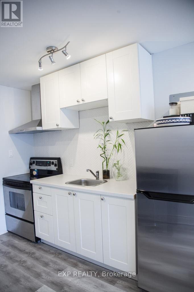 5 - 259 Lakeshore Road E, Mississauga, Ontario  L5G 1G8 - Photo 7 - W13192354