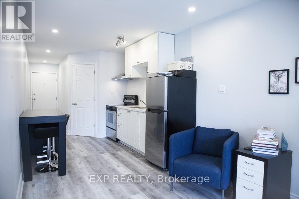 5 - 259 Lakeshore Road E, Mississauga, Ontario  L5G 1G8 - Photo 8 - W13192354