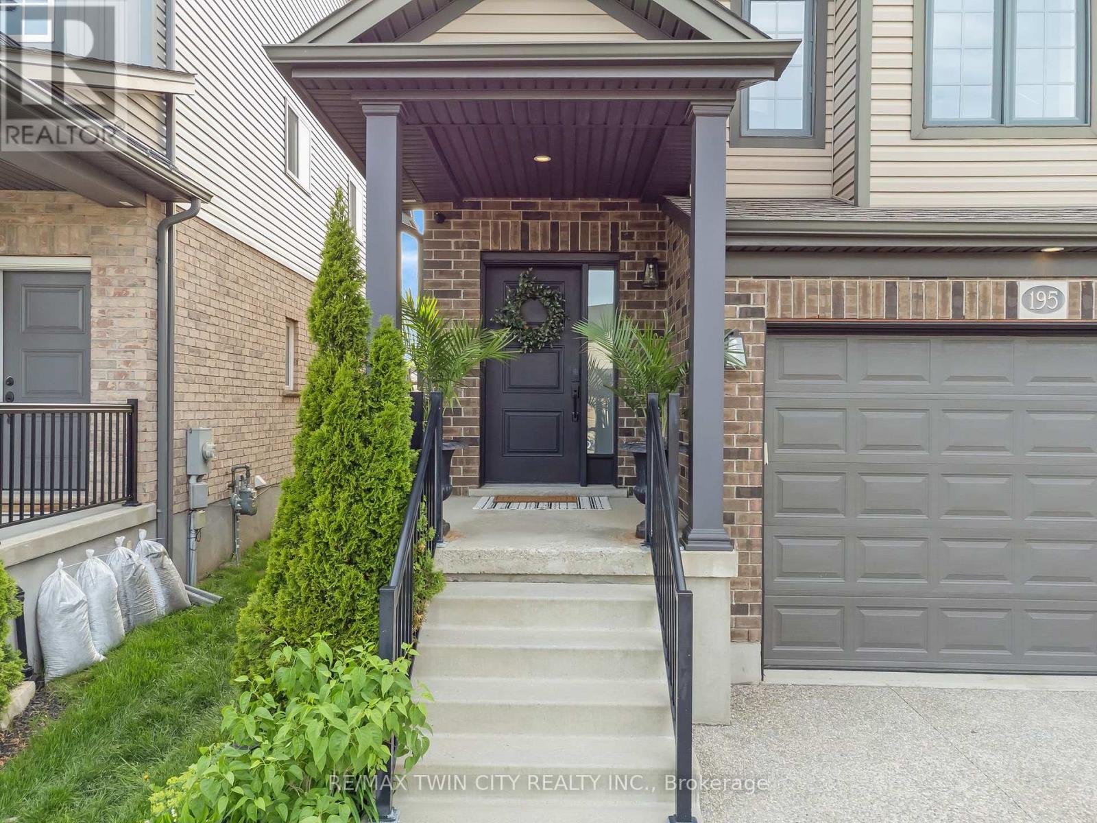 195 Hardcastle Drive, Cambridge, Ontario  N1S 0A8 - Photo 3 - X13191276