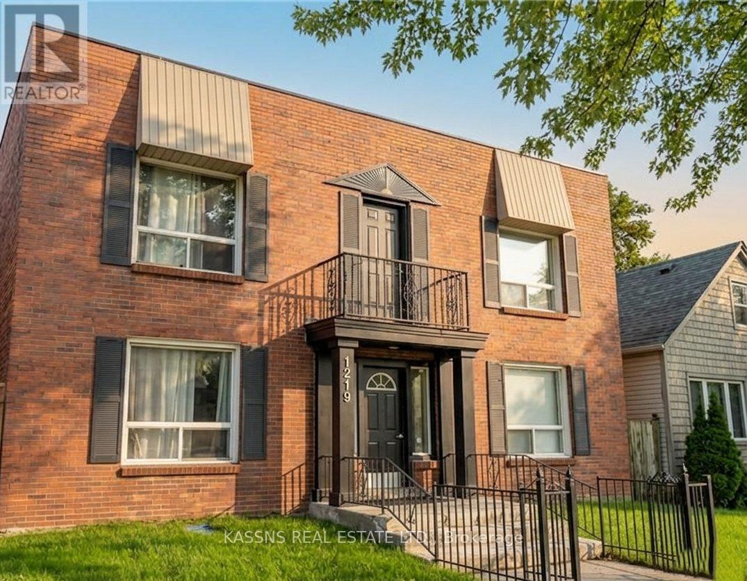1219 MONMOUTH ROAD, Windsor, Ontario