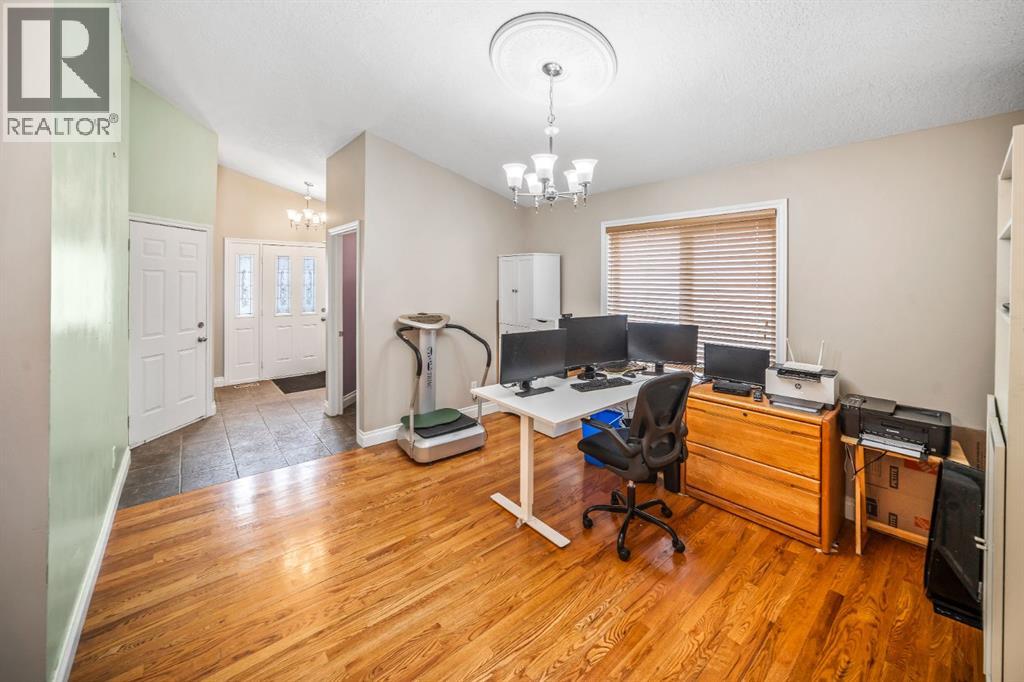 180 Hidden Vale Close NW, Calgary, Alberta  T3A 5C7 - Photo 13 - A2285850