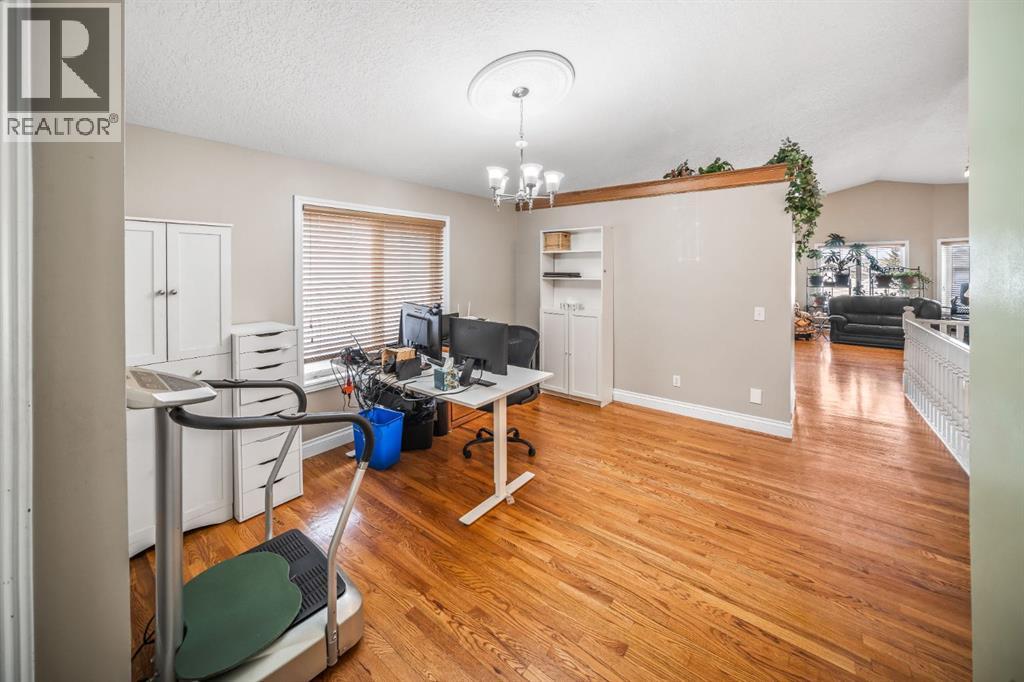 180 Hidden Vale Close NW, Calgary, Alberta  T3A 5C7 - Photo 12 - A2285850