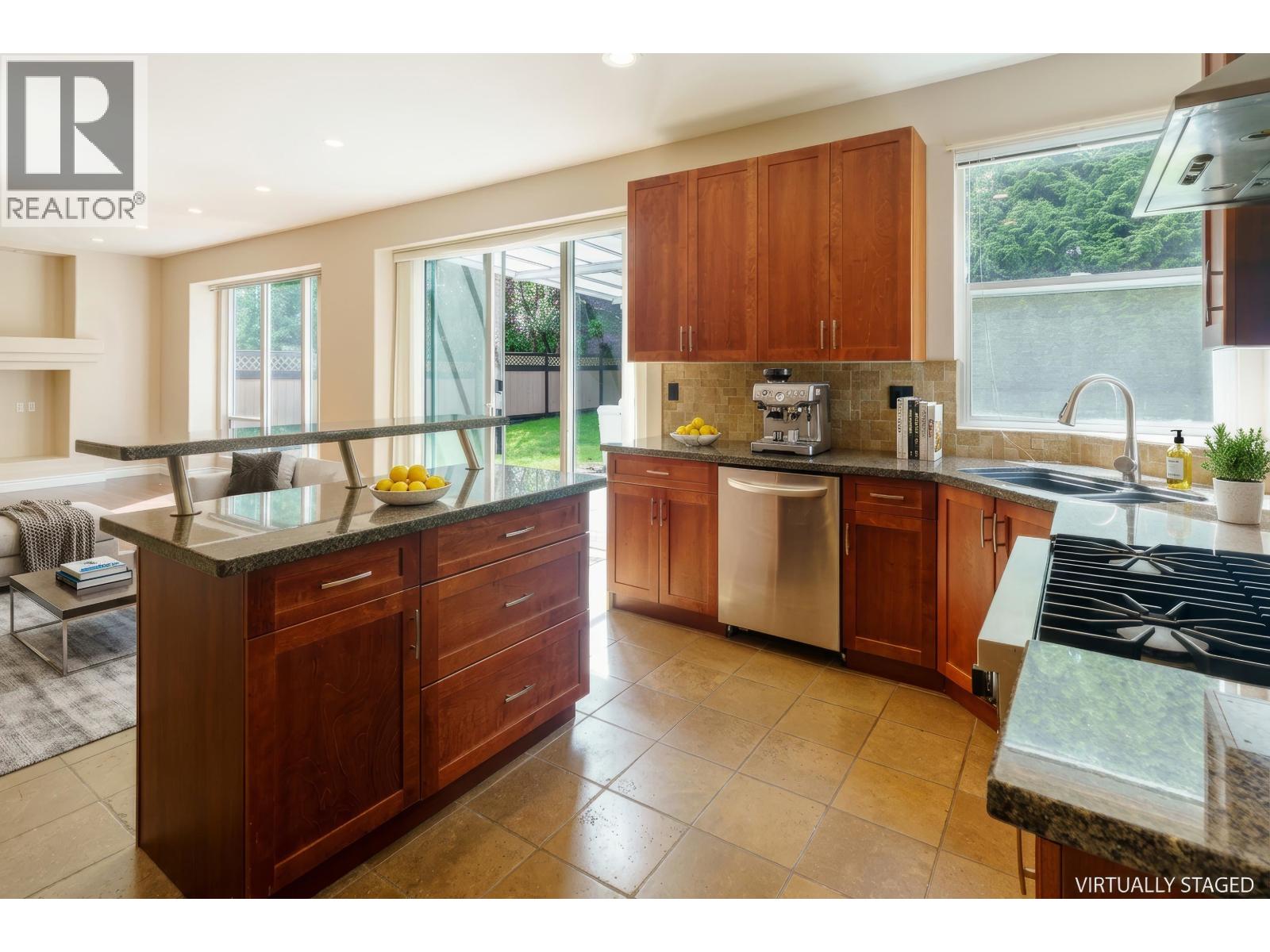 1722 Sugarpine Court, Coquitlam, British Columbia  V3E 3E4 - Photo 6 - R3128580