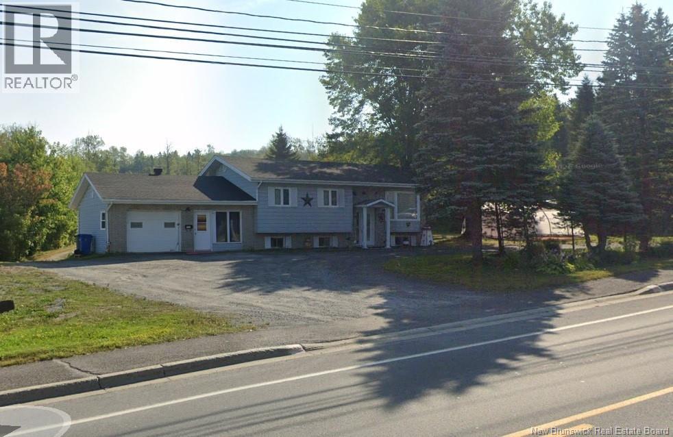 711 Victoria Street, Edmundston, New Brunswick  E3V 3S9 - Photo 1 - NB130994