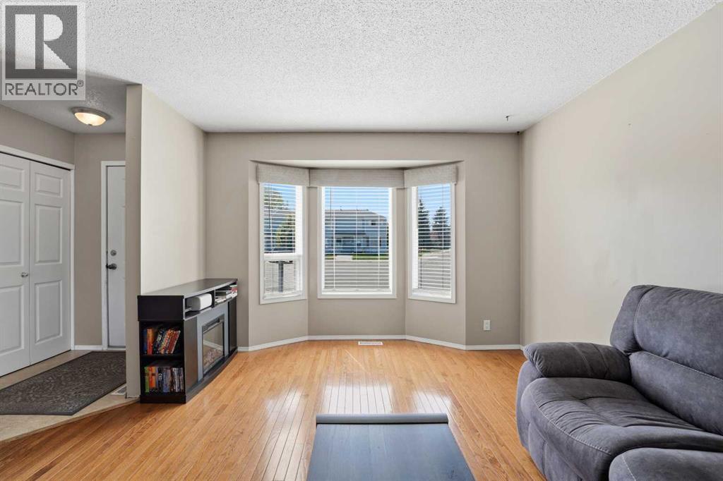 1 Greig Close, Red Deer, Alberta T4P 3L6 - Photo 5 - A2314591