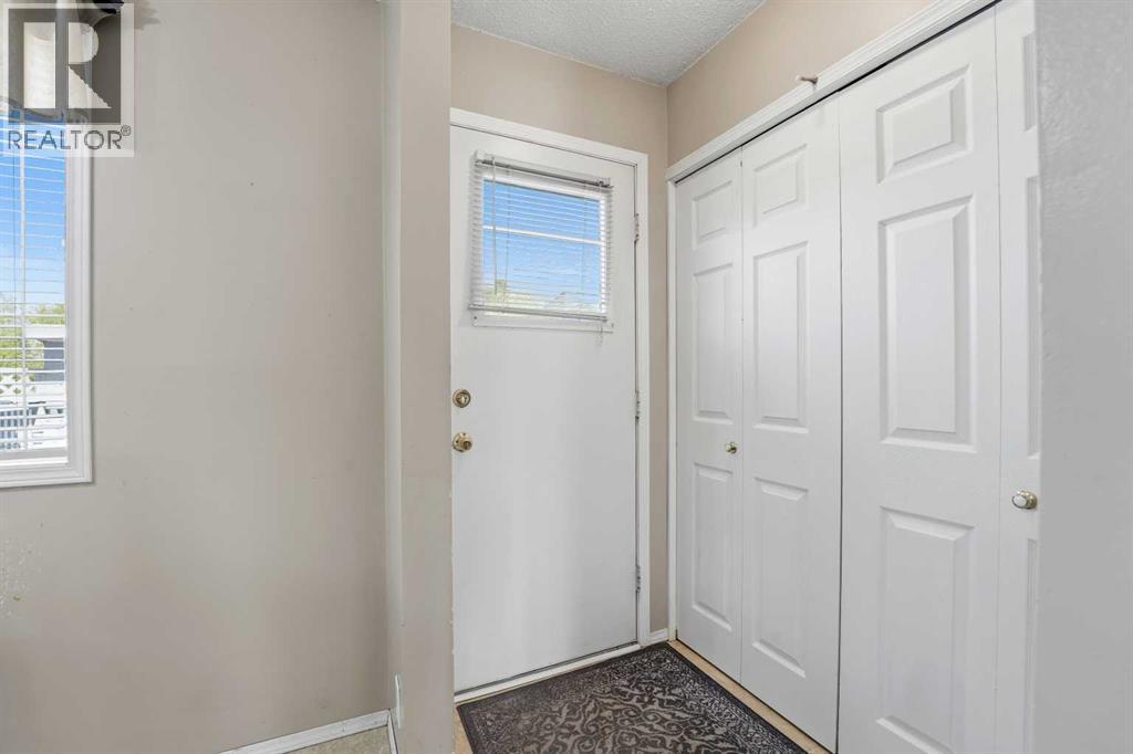 1 Greig Close, Red Deer, Alberta T4P 3L6 - Photo 9 - A2314591