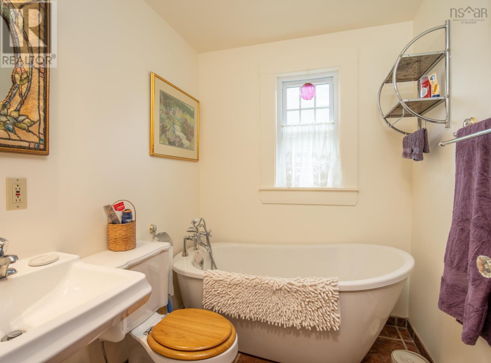 53 Porter Street, Yarmouth, Nova Scotia  B5A 2Y8 - Photo 13 - 202612022