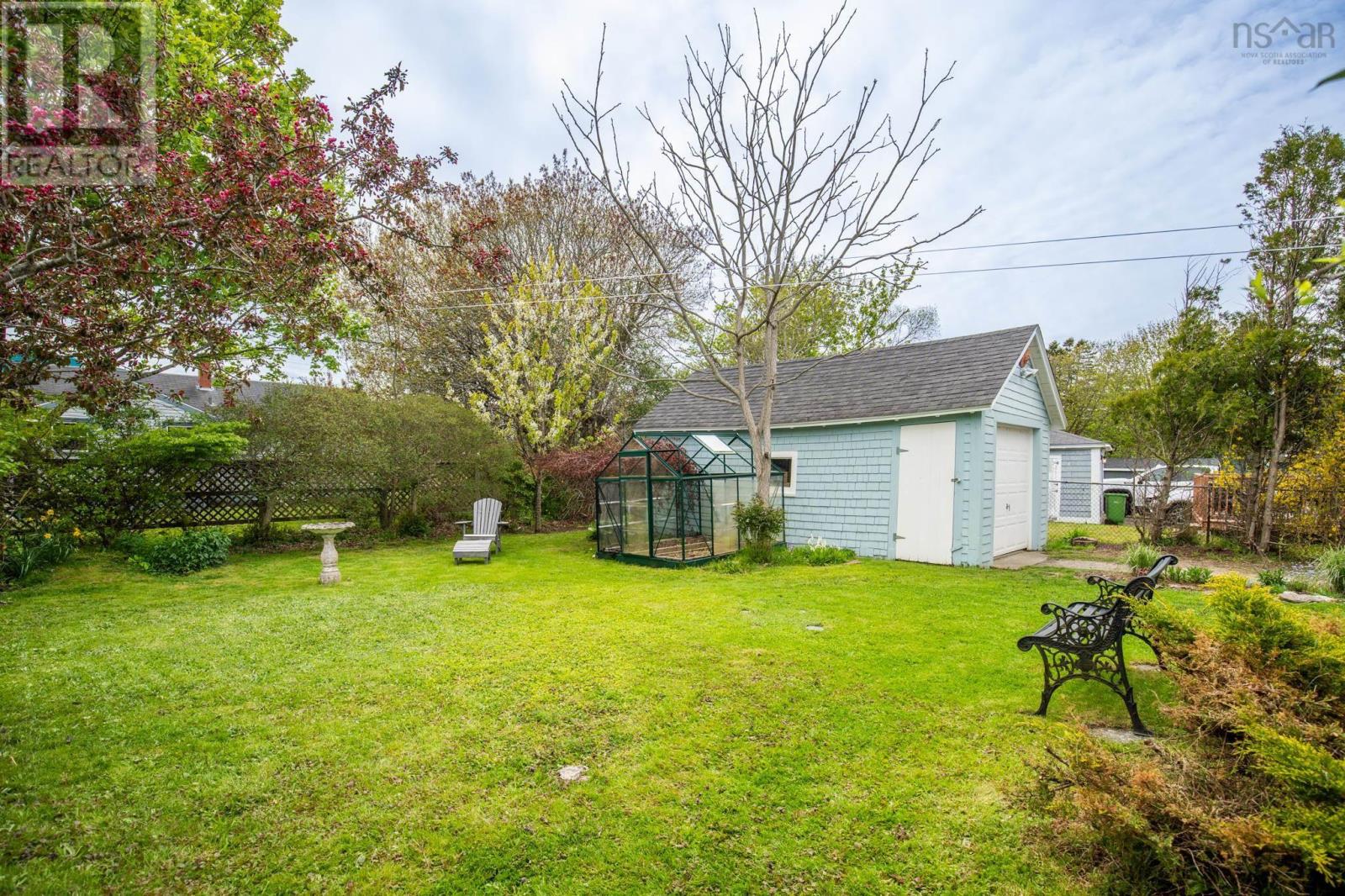 53 Porter Street, Yarmouth, Nova Scotia  B5A 2Y8 - Photo 4 - 202612022