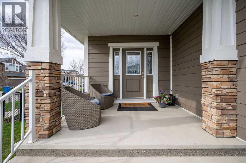 32 Ranchers Manor, Okotoks, Alberta  T1S 0G5 - Photo 2 - A2310306
