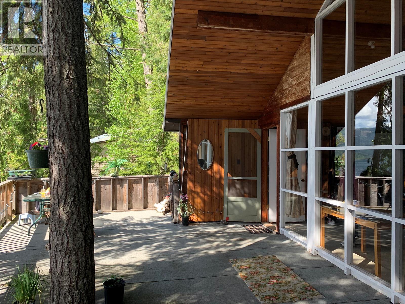 28 Simard Road, Mabel Lake, British Columbia  V0E 1V5 - Photo 5 - 10377603