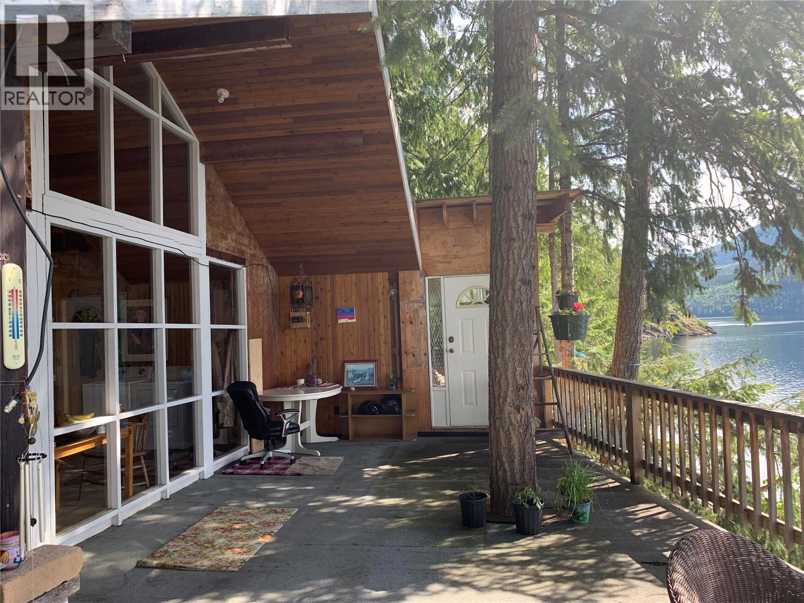 28 Simard Road, Mabel Lake, British Columbia  V0E 1V5 - Photo 6 - 10377603