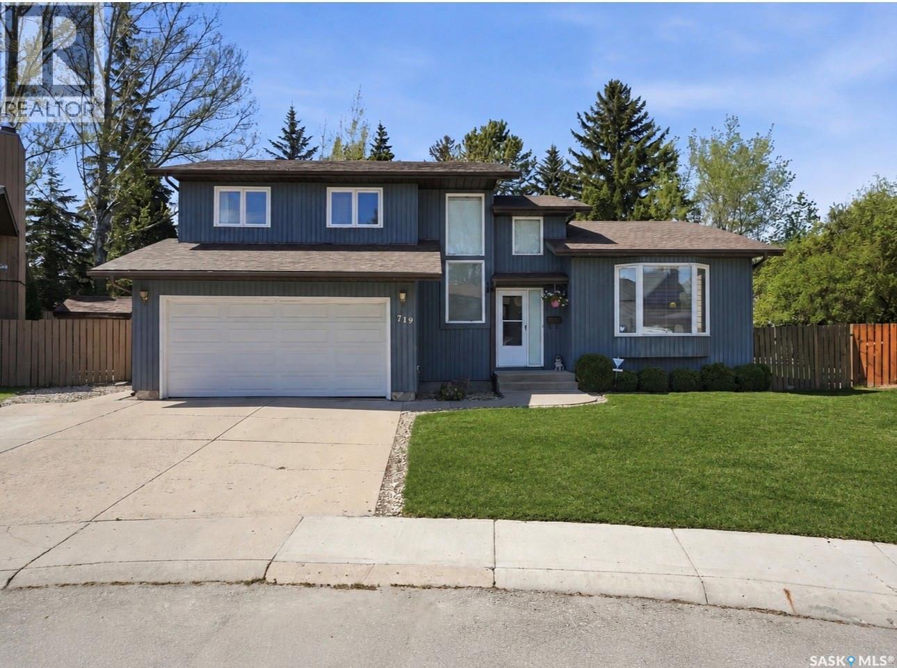 719 Wakaw Terrace, Saskatoon, Saskatchewan  S7J 4C1 - Photo 1 - SK037284