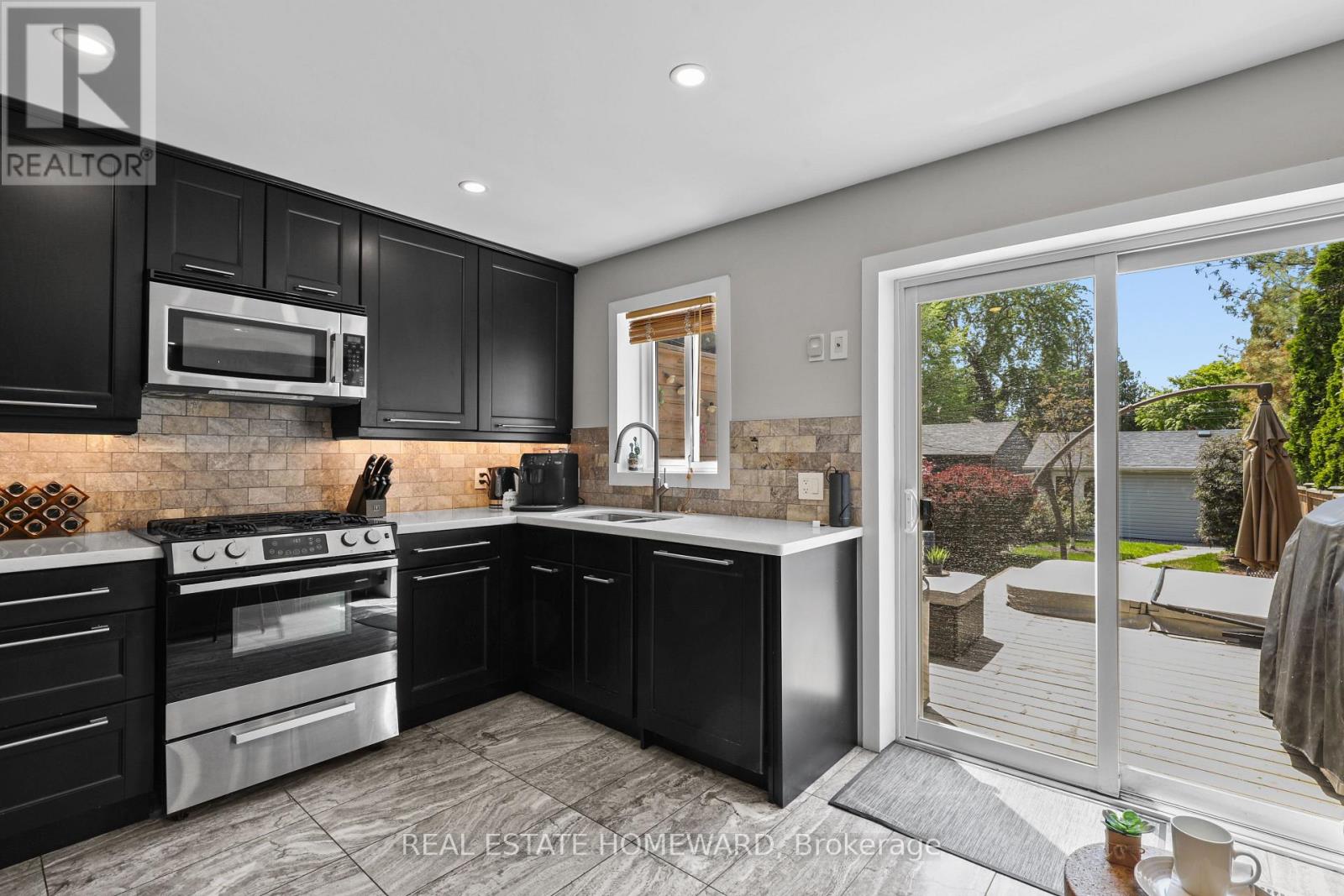 56 Osborne Avenue, Toronto, Ontario M4E 3B2 - Photo 14 - E13193054
