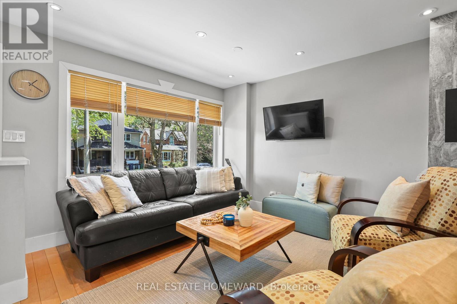 56 Osborne Avenue, Toronto, Ontario M4E 3B2 - Photo 2 - E13193054