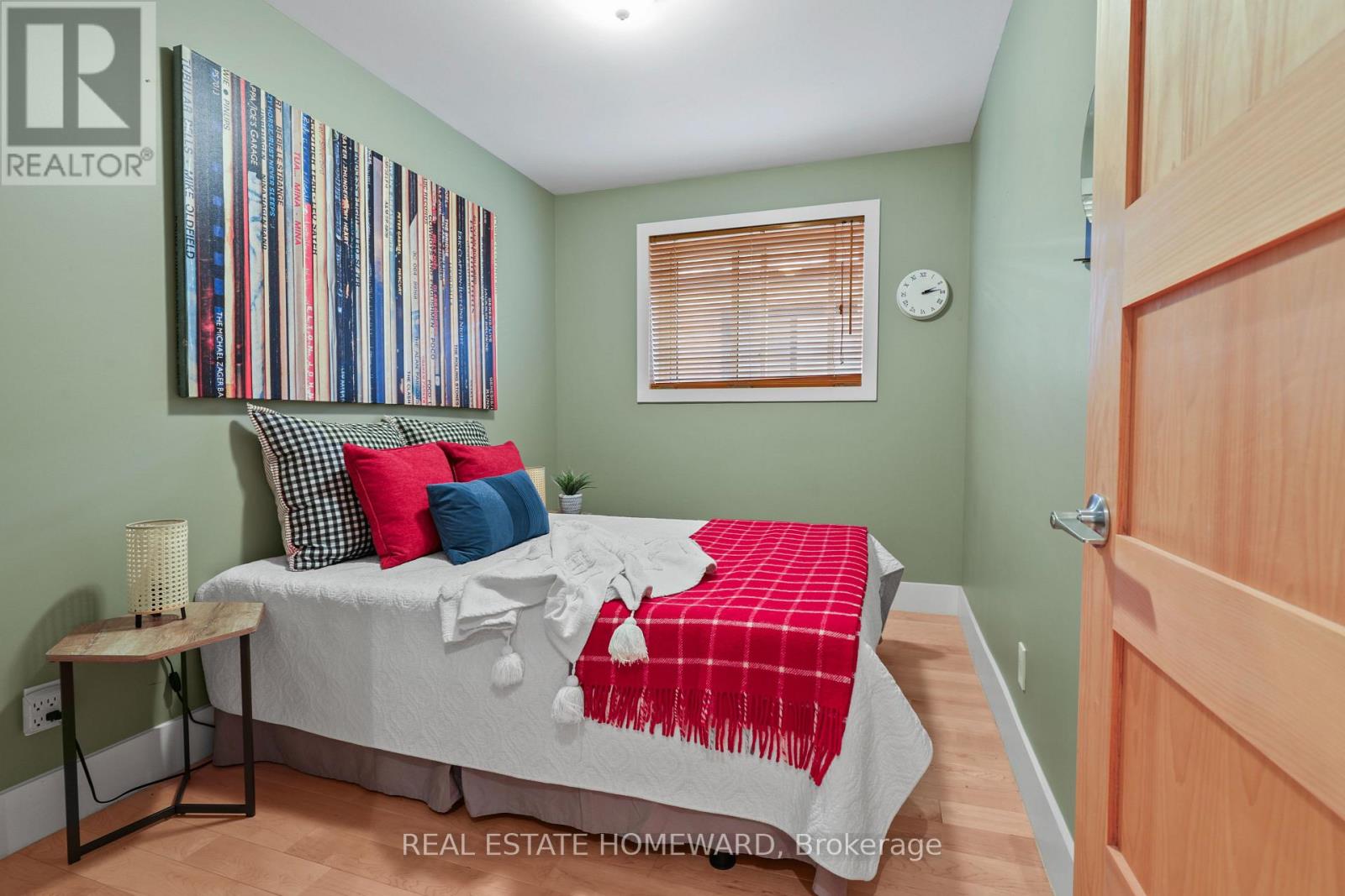 56 Osborne Avenue, Toronto, Ontario M4E 3B2 - Photo 23 - E13193054