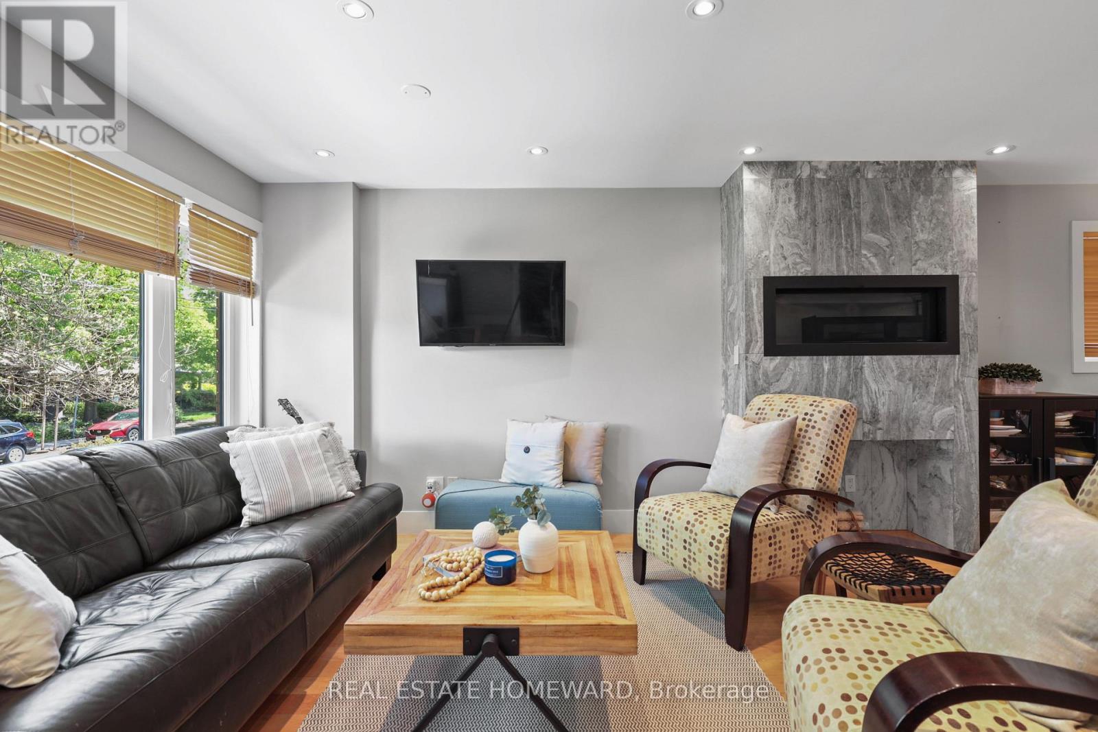 56 Osborne Avenue, Toronto, Ontario M4E 3B2 - Photo 3 - E13193054