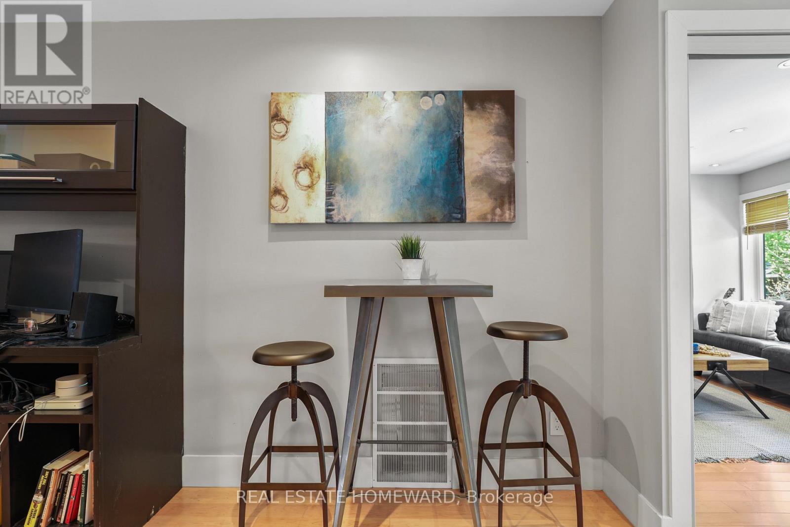 56 Osborne Avenue, Toronto, Ontario M4E 3B2 - Photo 5 - E13193054