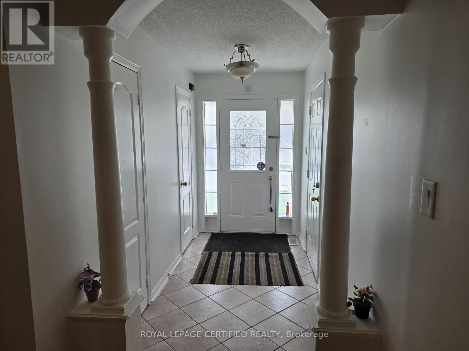 134 Kayla Crescent, Vaughan, Ontario  L6A 3P4 - Photo 2 - N13193124