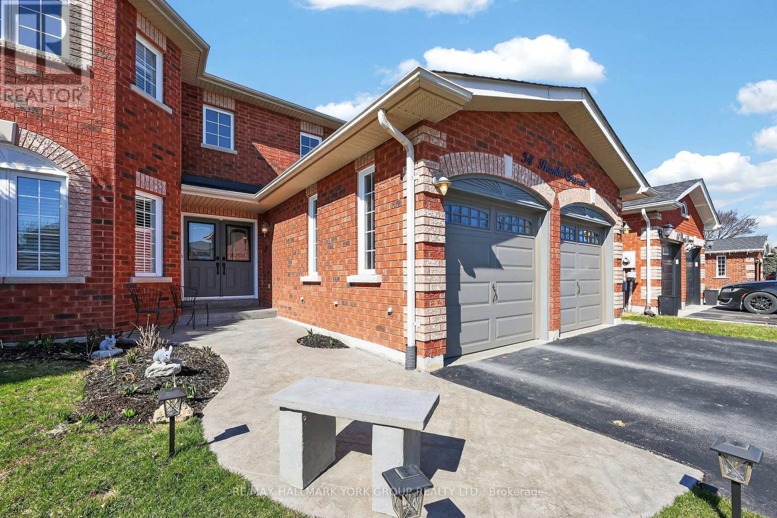 54 Bambi Crescent, Georgina, Ontario  L4P 4C6 - Photo 3 - N13193504