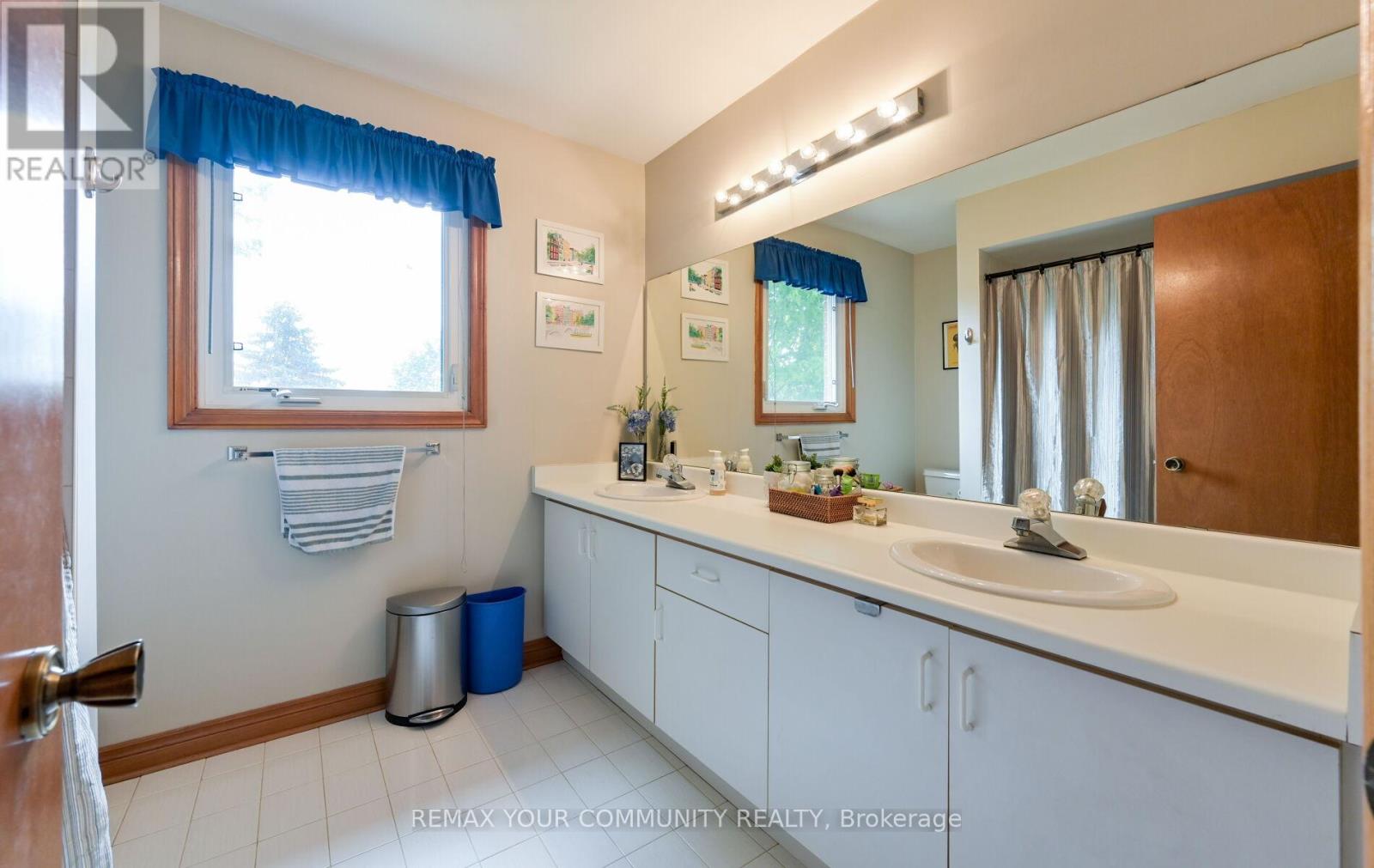 2 Ballard Crescent, Newmarket, Ontario  L3X 1S3 - Photo 22 - N13193714