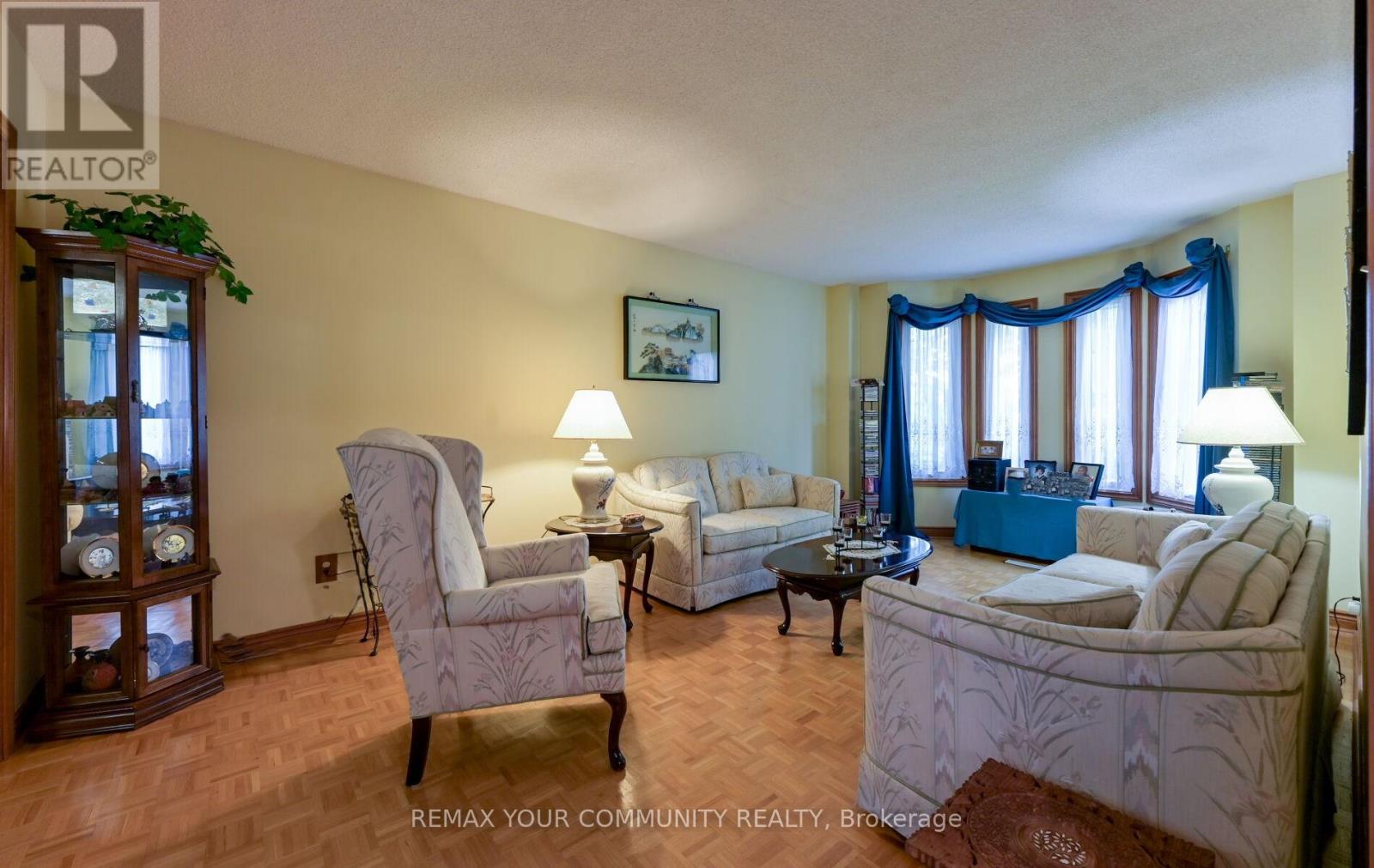2 Ballard Crescent, Newmarket, Ontario  L3X 1S3 - Photo 5 - N13193714