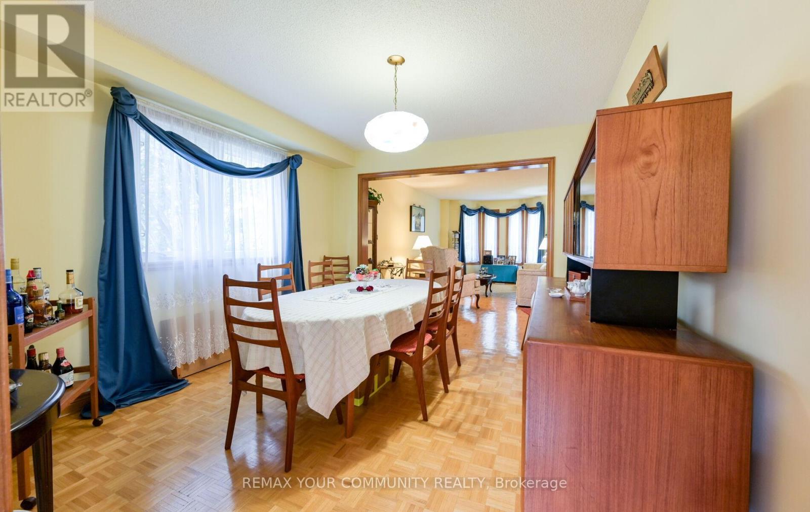 2 Ballard Crescent, Newmarket, Ontario  L3X 1S3 - Photo 8 - N13193714