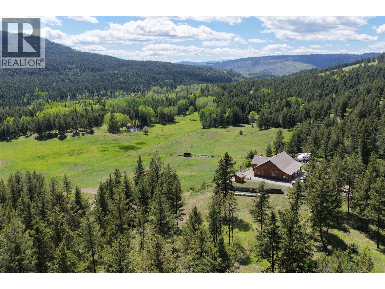 747 Armstrong Smith, Kaleden, British Columbia  V0H 1K0 - Photo 1 - 10389015