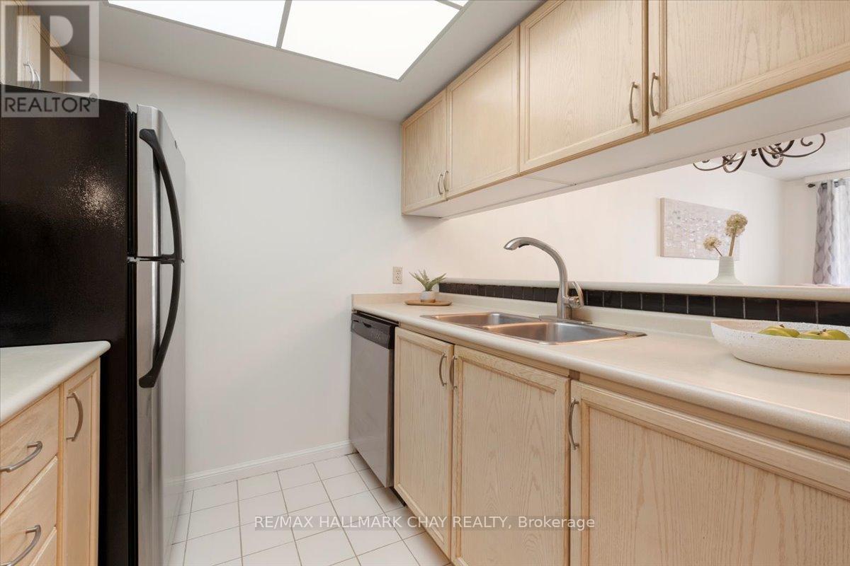1107 - 75 Ellen Street, Barrie, Ontario  L4N 7R6 - Photo 13 - S13193380