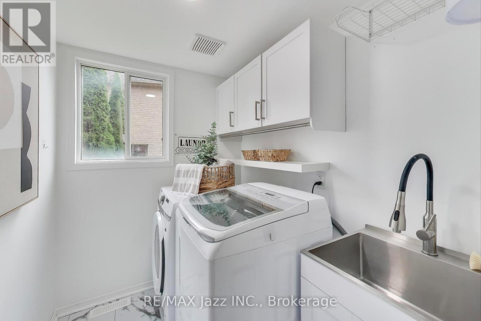 9 Maconnachie Place, Clarington, Ontario  L1C 4M4 - Photo 12 - E13193944
