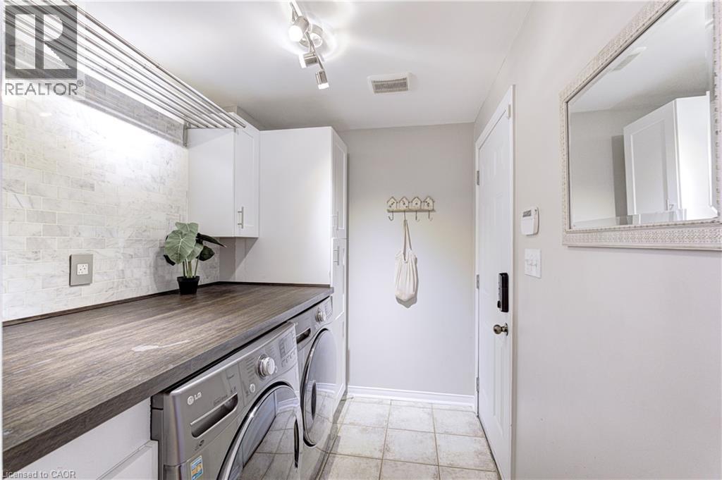 2142 Meadowglen Drive, Oakville, Ontario  L6M 4C8 - Photo 17 - 40815092