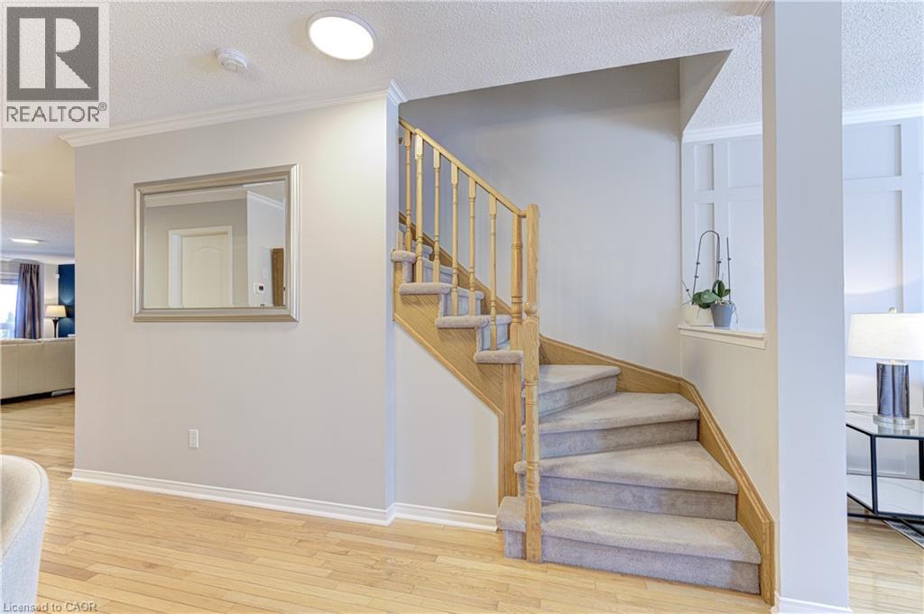 2142 Meadowglen Drive, Oakville, Ontario  L6M 4C8 - Photo 19 - 40815092