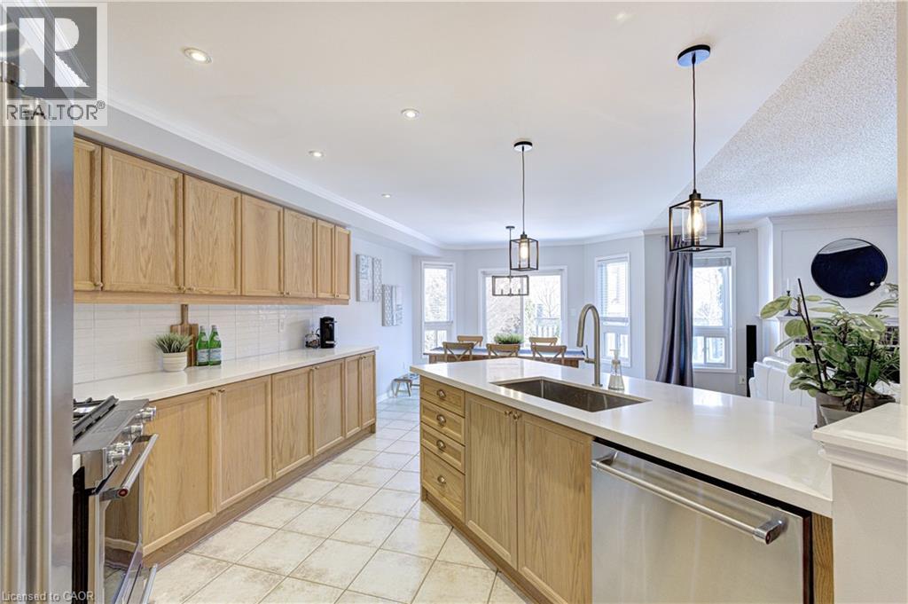 2142 Meadowglen Drive, Oakville, Ontario  L6M 4C8 - Photo 9 - 40815092