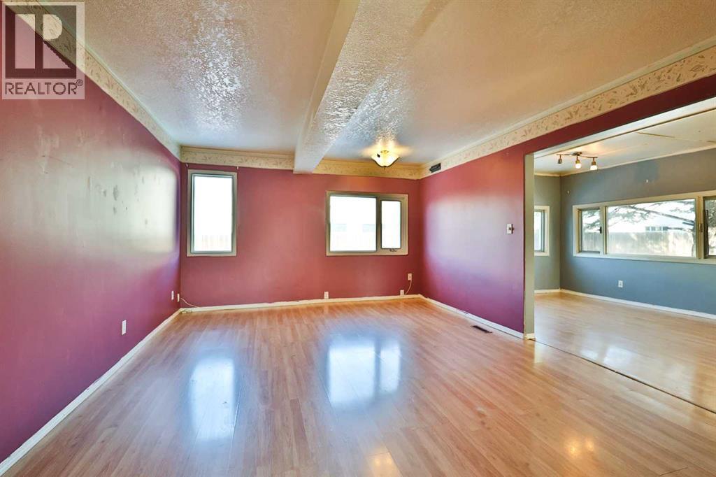 221 N 250 E, Raymond, Alberta  T0K 2S0 - Photo 14 - A2315235