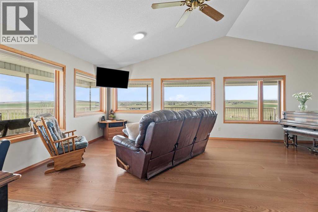 434183 2 Street E, Rural Foothills County, Alberta  T1S 6B3 - Photo 13 - A2309480