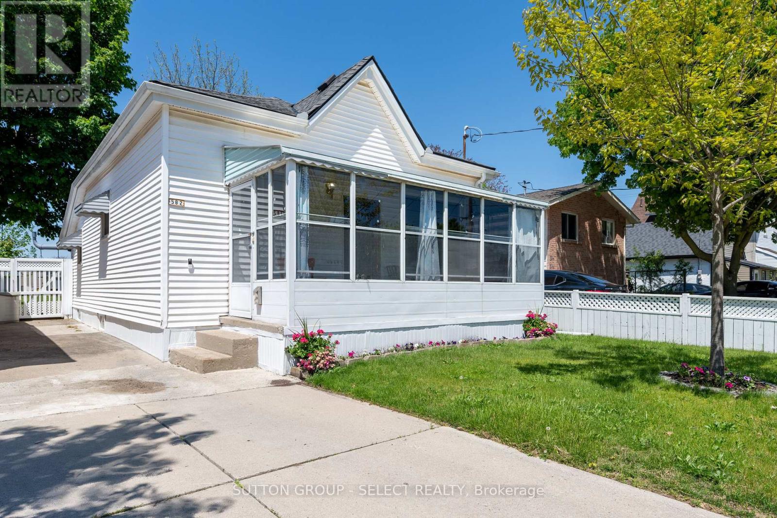 582 Hill Street, London East, Ontario  N6B 1G1 - Photo 2 - X13194462
