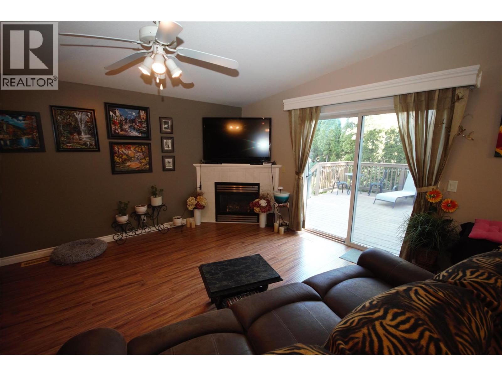 270 Road 2, Oliver, British Columbia  V0H 1T9 - Photo 3 - 10387048