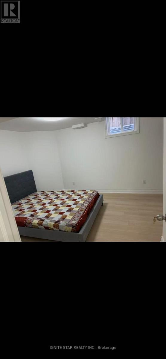 2599 Ambercroft Drive, Mississauga, Ontario  L5M 4K5 - Photo 6 - W13193202