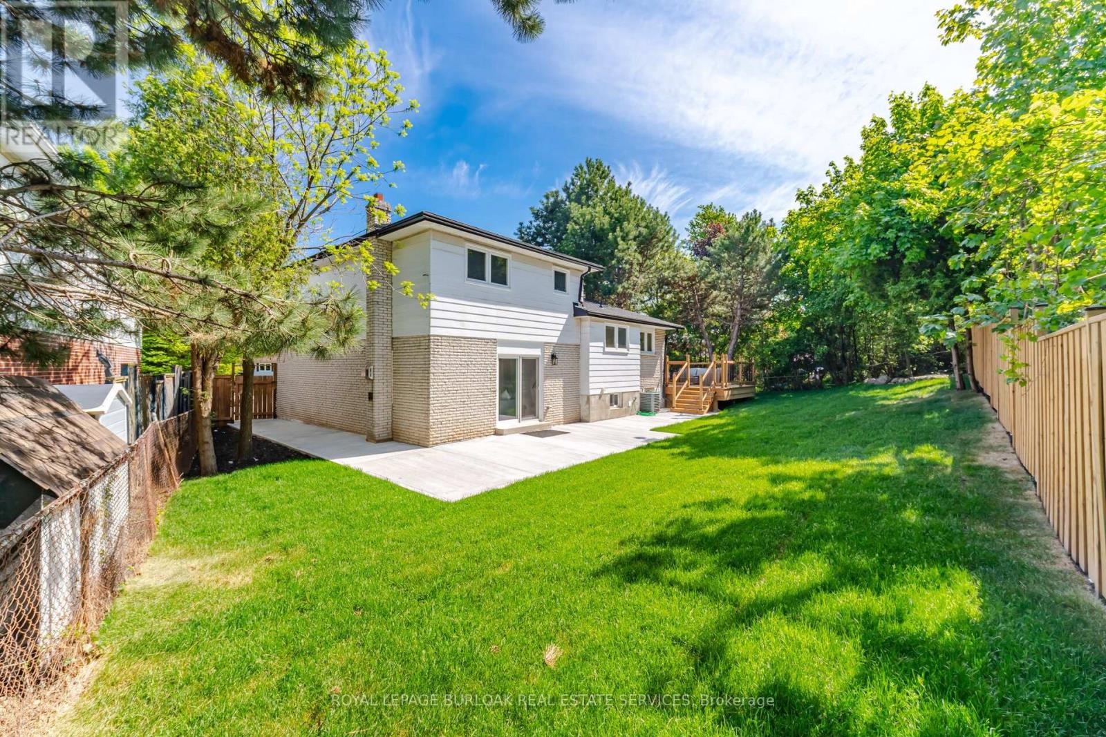 1379 Christina Court, Burlington, Ontario  L7P 2V8 - Photo 37 - W13193218