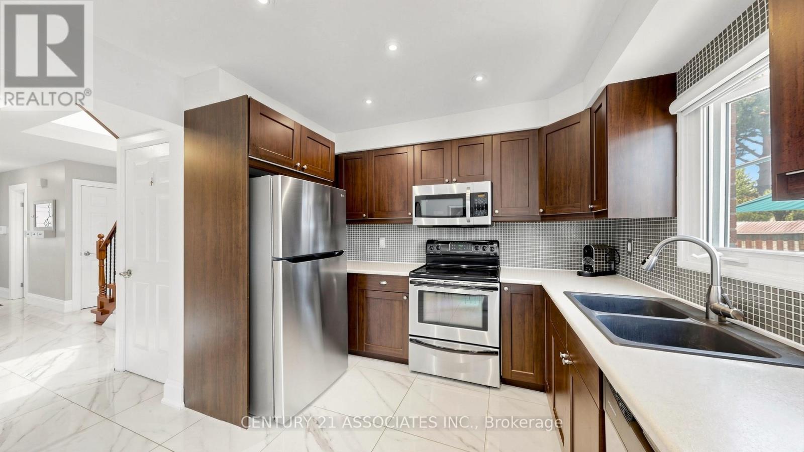 80 Stephensen Court, Brampton, Ontario  L6V 3X8 - Photo 11 - W13193326