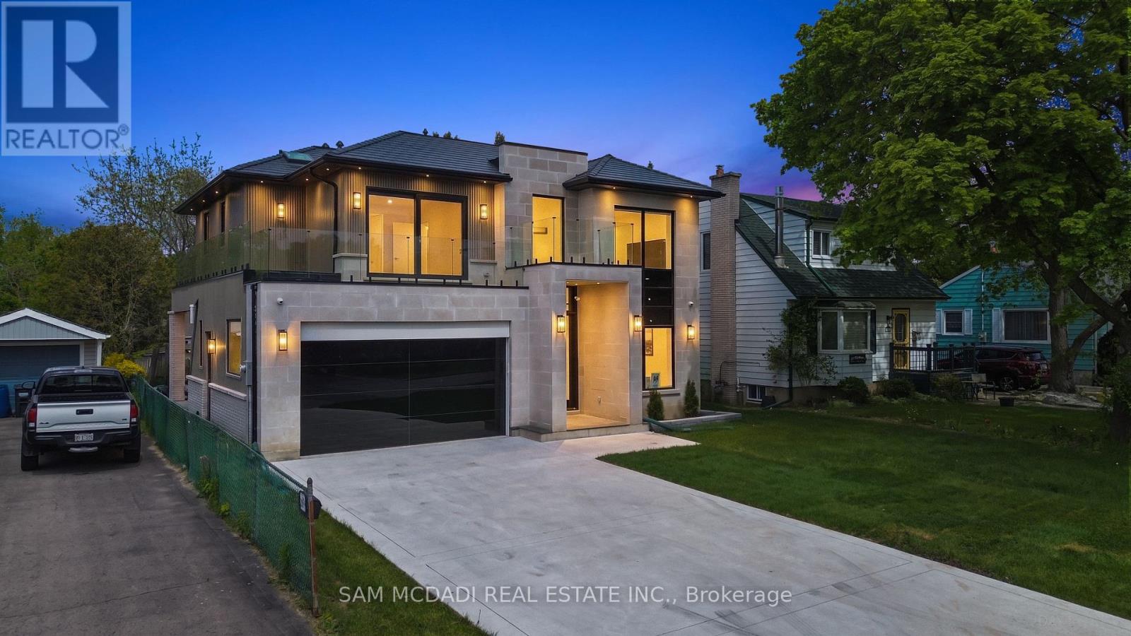 9 Earl Street, Mississauga, Ontario  L5M 1N6 - Photo 1 - W13193604