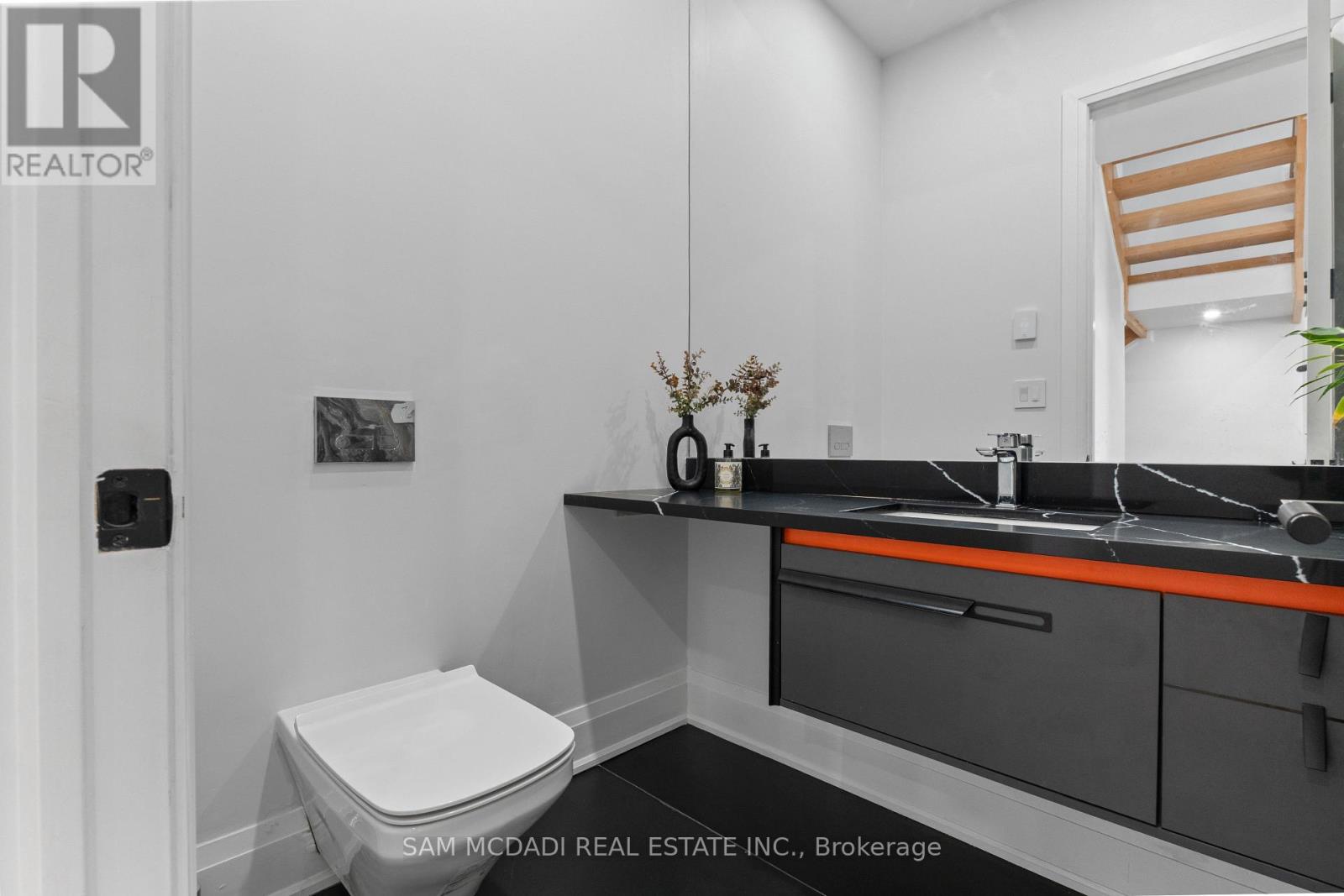 9 Earl Street, Mississauga, Ontario  L5M 1N6 - Photo 14 - W13193604