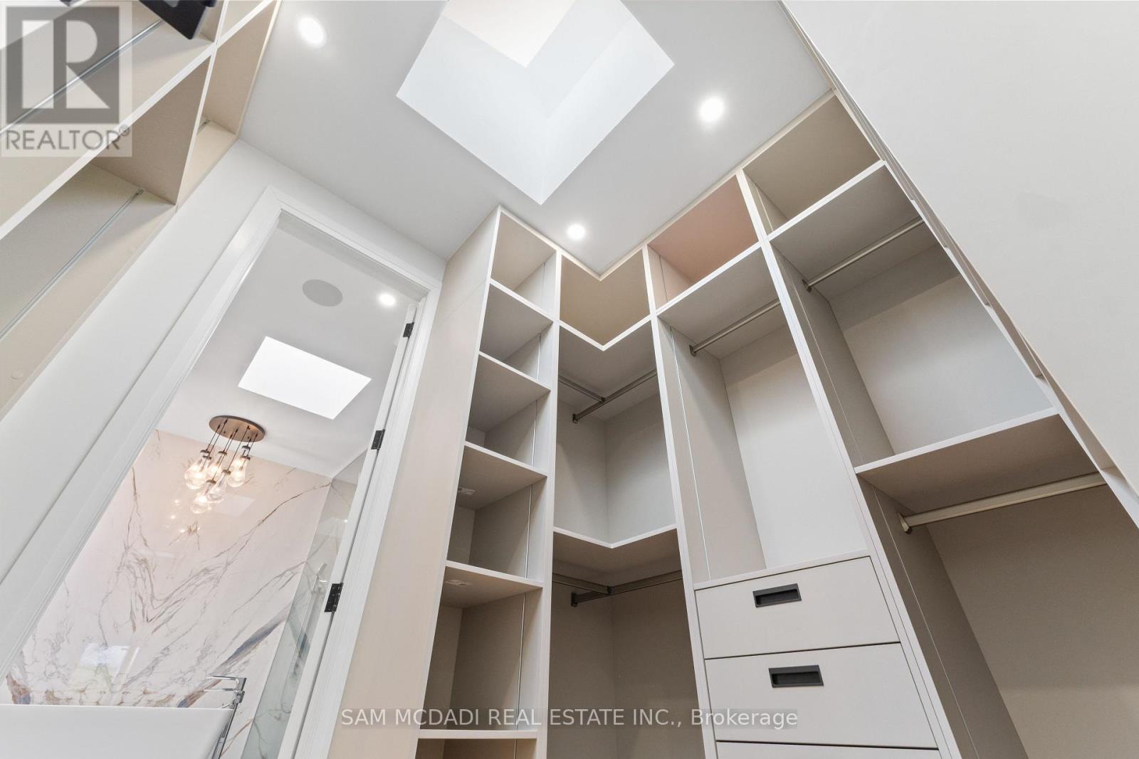 9 Earl Street, Mississauga, Ontario  L5M 1N6 - Photo 20 - W13193604