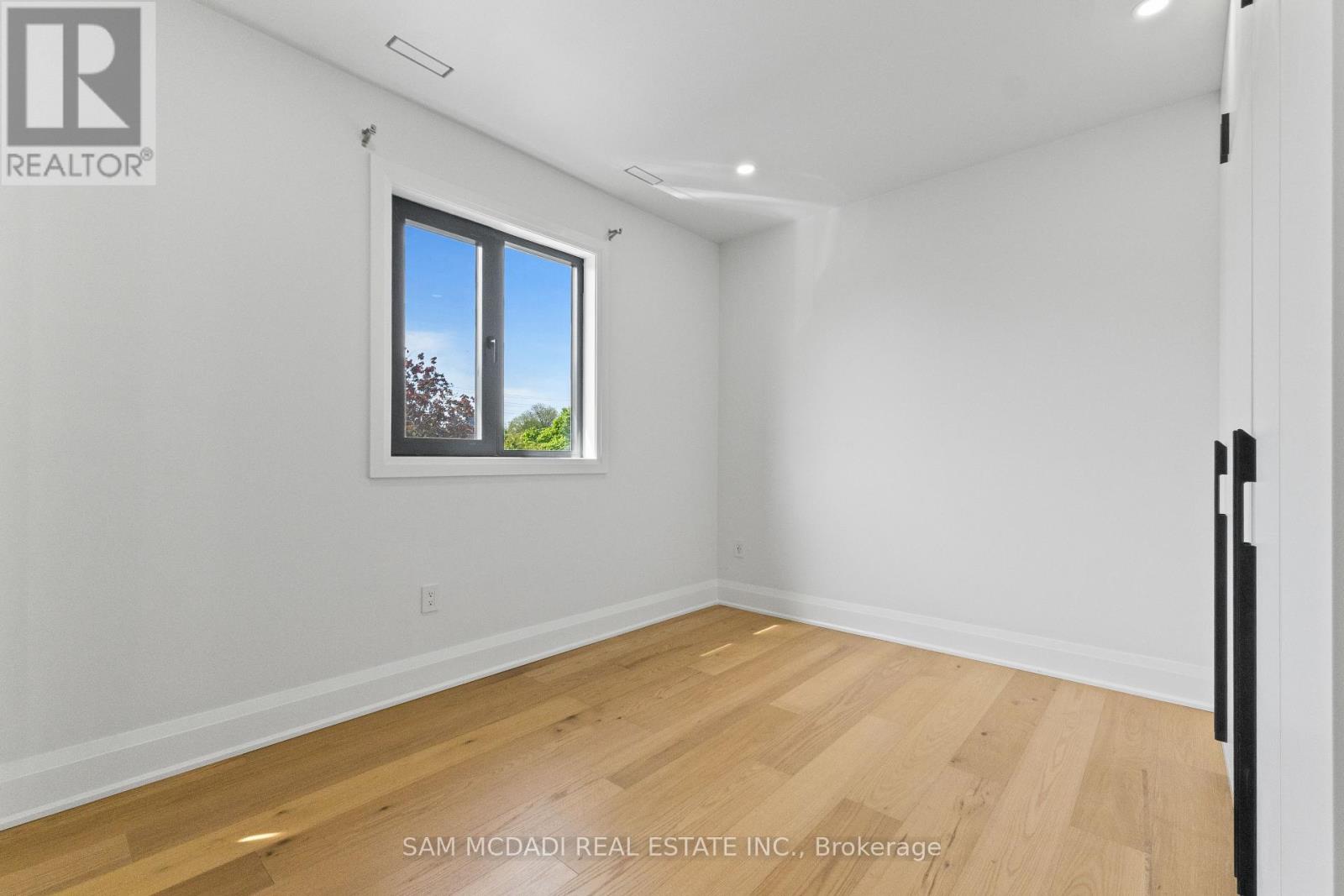 9 Earl Street, Mississauga, Ontario  L5M 1N6 - Photo 24 - W13193604