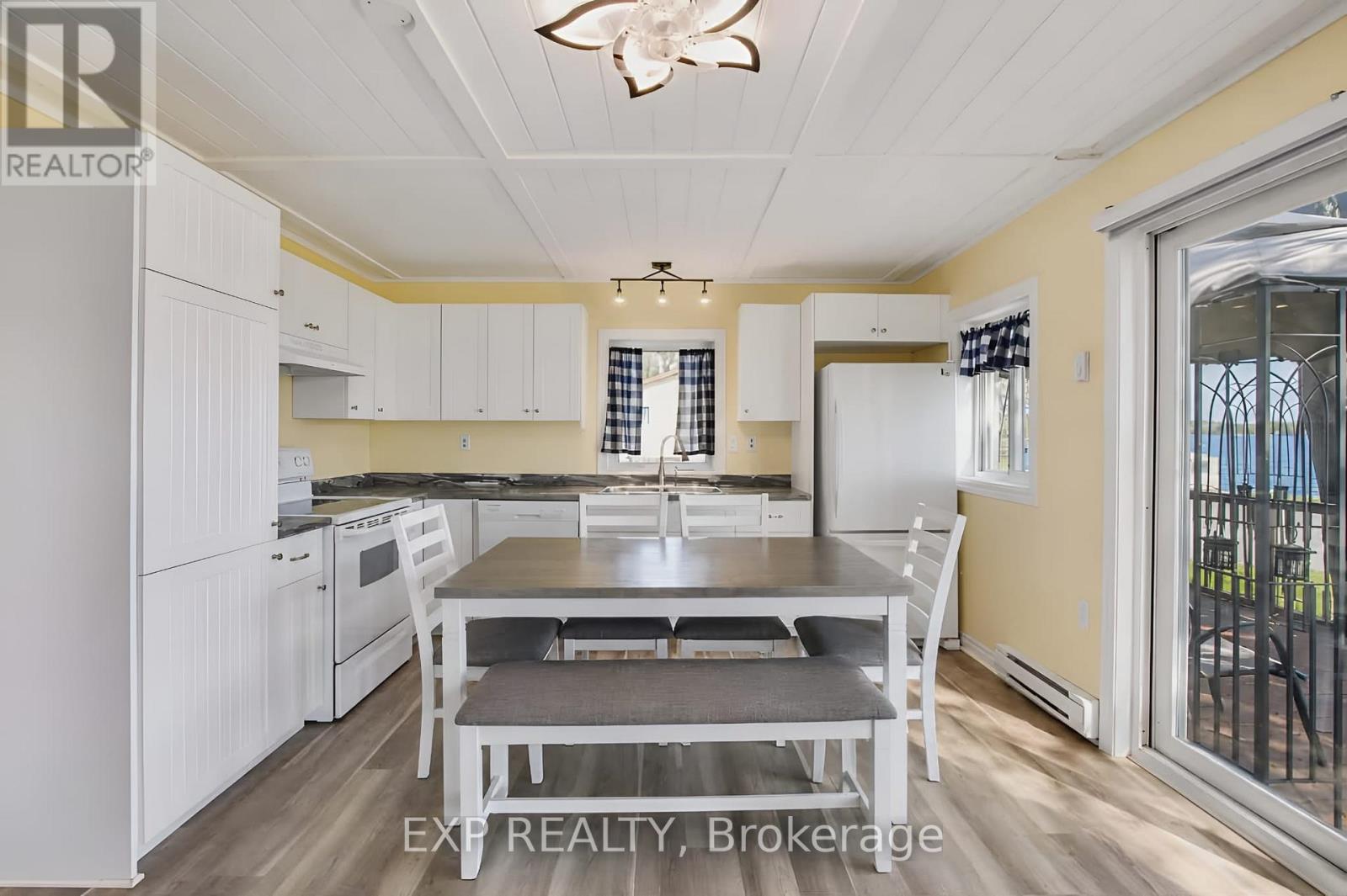 531 Evergreen Lane, Mcnab/braeside, Ontario  K0A 3L0 - Photo 4 - X13194082