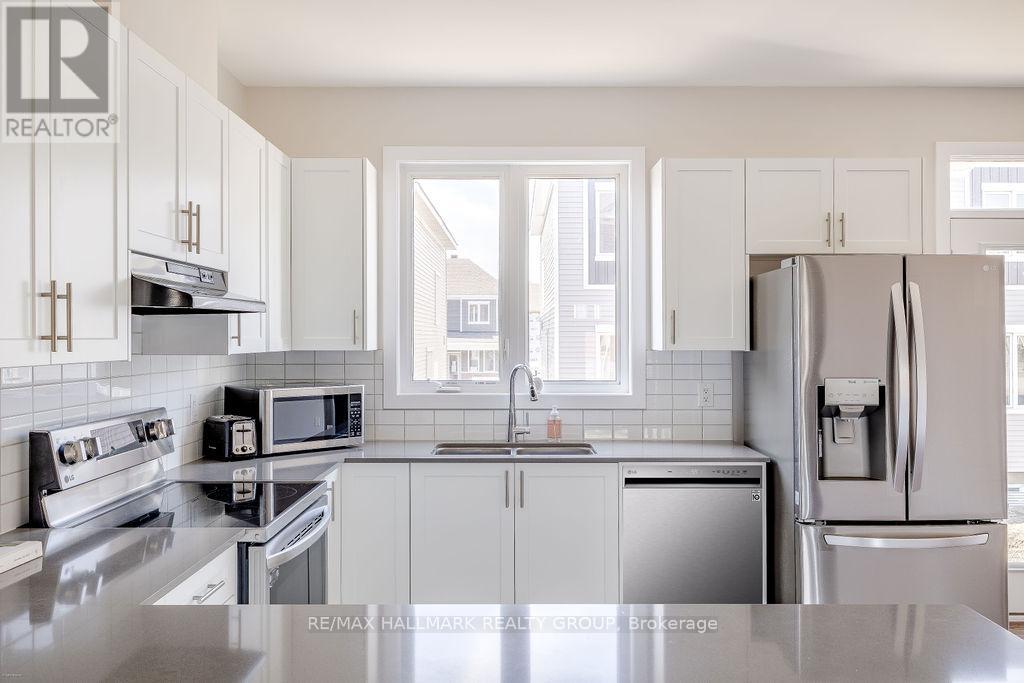 12 Tenuto Lane, Ottawa, Ontario  K1C 7G4 - Photo 8 - X13194754
