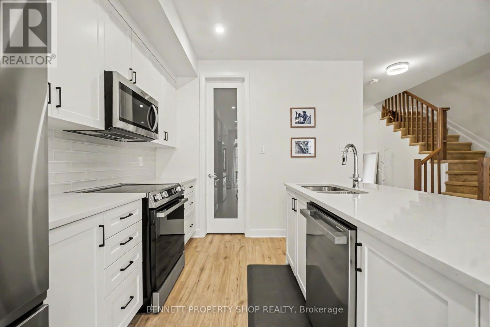 1047 Ventus Way, Ottawa, Ontario  K1W 0M5 - Photo 3 - X13195130
