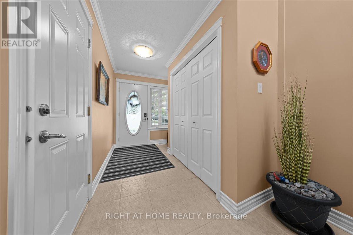 55 Callaway Court, Ottawa, Ontario  K1C 7S4 - Photo 3 - X13195314