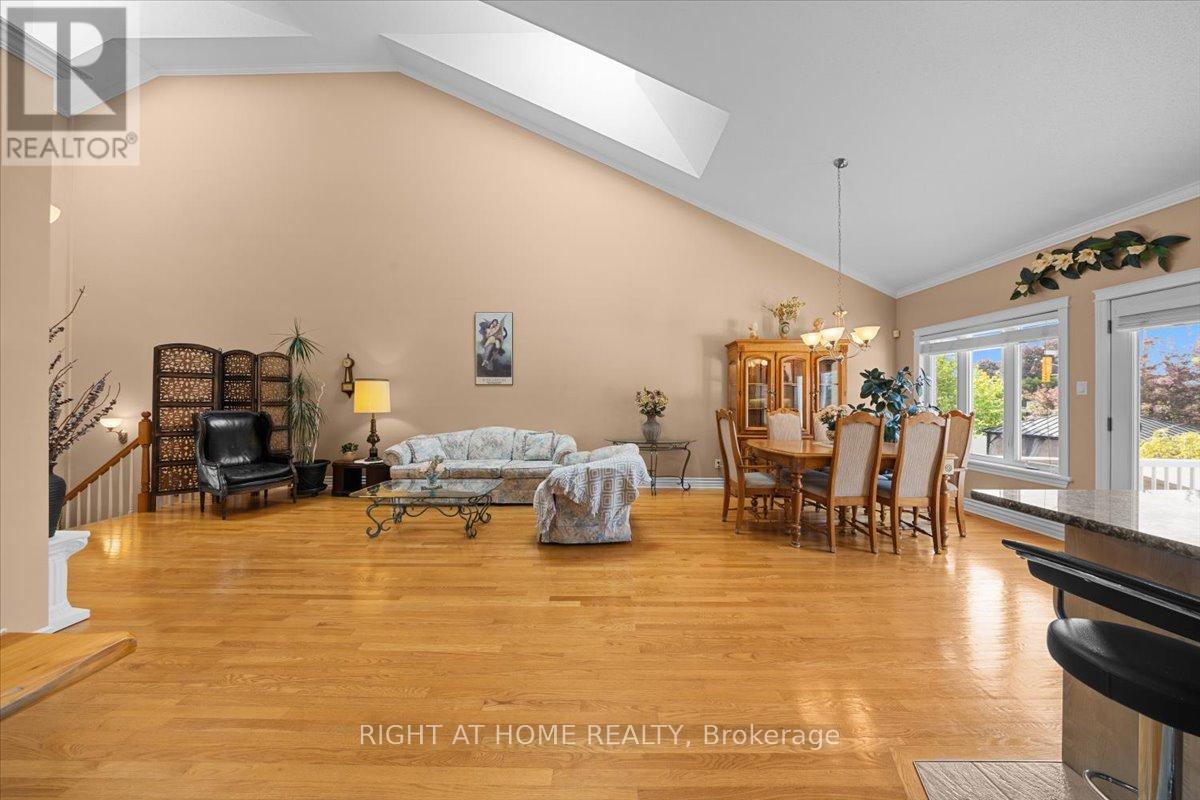 55 Callaway Court, Ottawa, Ontario  K1C 7S4 - Photo 8 - X13195314