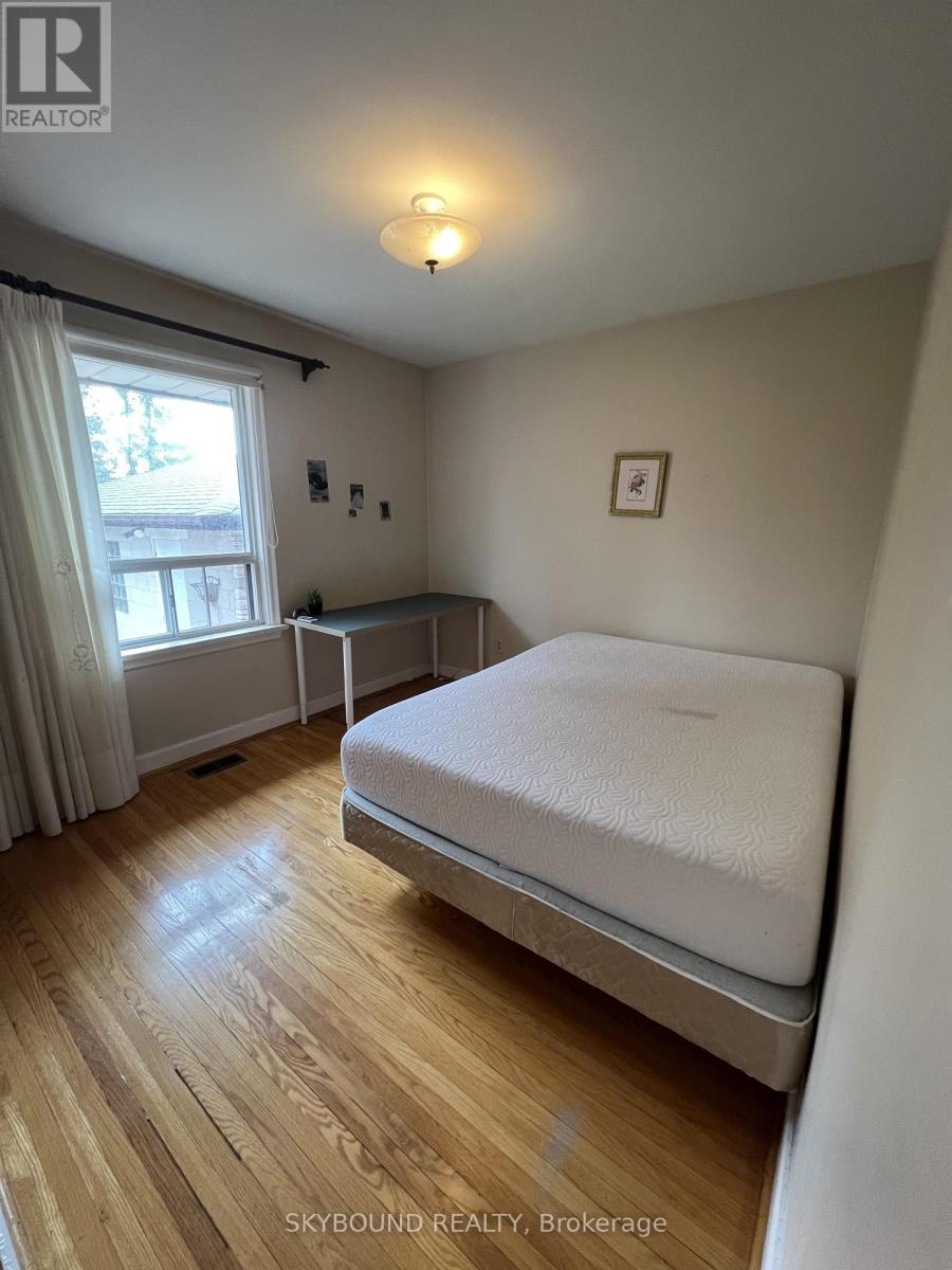 33 Bradstock Road, Toronto, Ontario  M9M 1M9 - Photo 12 - W13050692